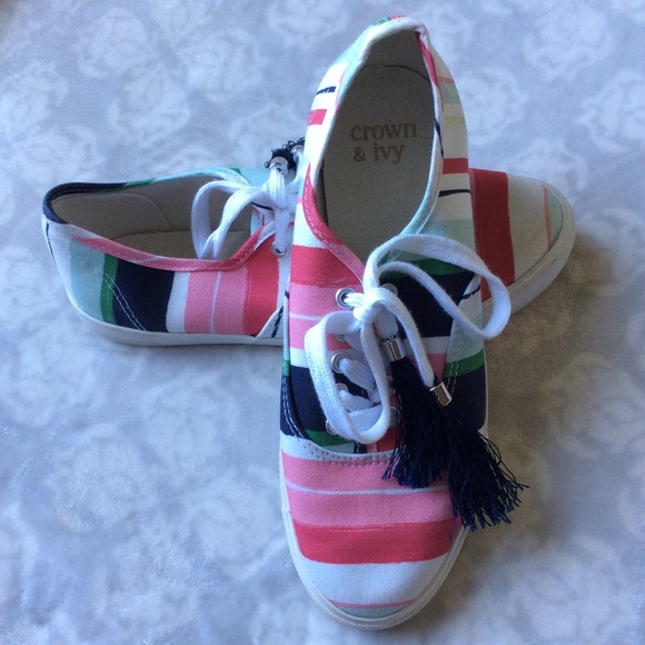 Crown & Ivy shoes